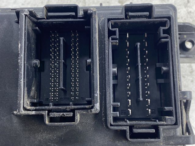 bontott OPEL CORSA D Biztosítéktábla Doboz