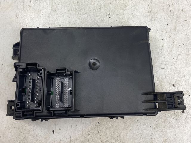 bontott OPEL CORSA D Biztosítéktábla Doboz