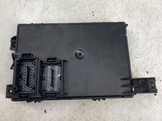 bontott OPEL CORSA D Biztosítéktábla Doboz