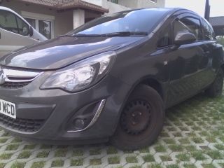 bontott OPEL CORSA D Biztosítéktábla Doboz