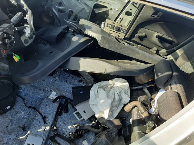 bontott OPEL CORSA D Biztosítéktábla Doboz