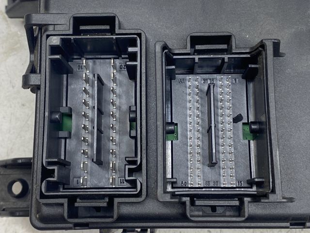 bontott OPEL CORSA D Biztosítéktábla Doboz