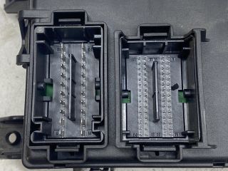 bontott OPEL CORSA D Biztosítéktábla Doboz