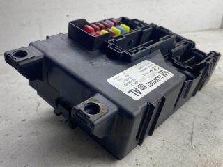 bontott OPEL CORSA D Biztosítéktábla Doboz