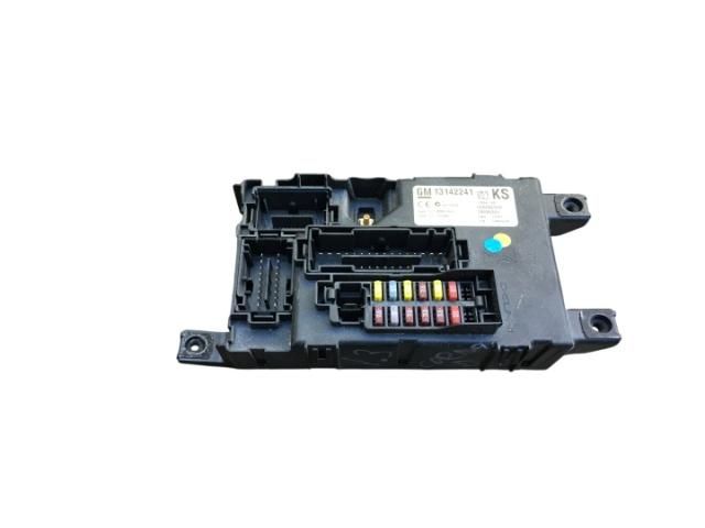 bontott OPEL CORSA D Biztosítéktábla Doboz