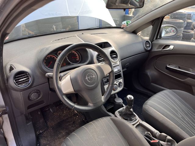 bontott OPEL CORSA D Biztosítéktábla Doboz