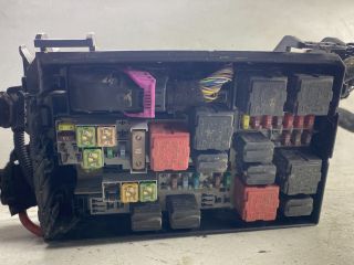 bontott OPEL CORSA D Biztosítéktábla Doboz