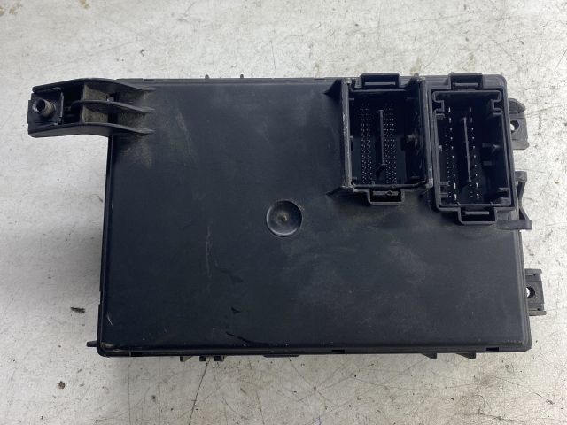 bontott OPEL CORSA D Biztosítéktábla Doboz