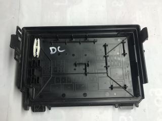 bontott OPEL CORSA D Biztosítéktábla Fedél