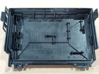 bontott OPEL CORSA D Biztosítéktábla Fedél