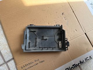 bontott OPEL CORSA D Biztosítéktábla Fedél