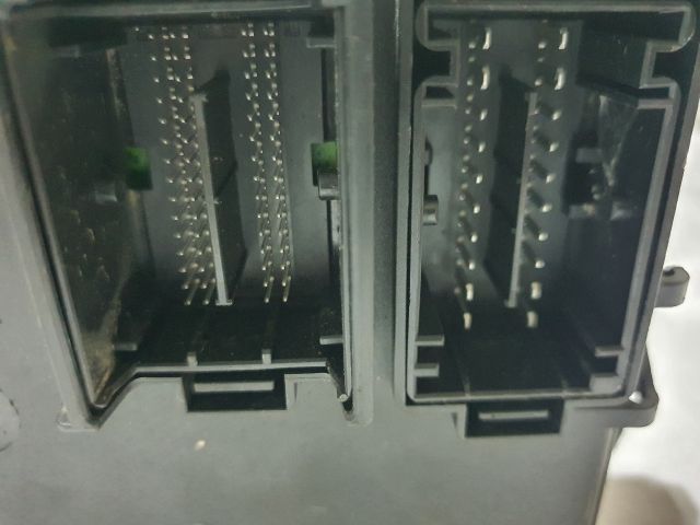 bontott OPEL CORSA D Biztosítéktábla Utastér