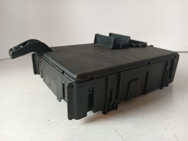 bontott OPEL CORSA D Biztosítéktábla Utastér