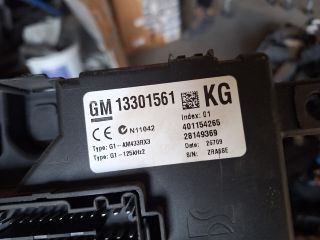 bontott OPEL CORSA D Biztosítéktábla Utastér