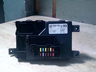 bontott OPEL CORSA D Biztosítéktábla Utastér