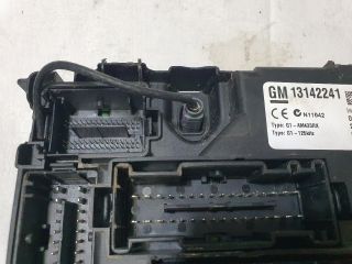 bontott OPEL CORSA D Biztosítéktábla Utastér