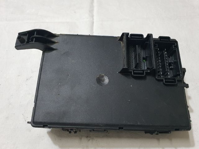 bontott OPEL CORSA D Biztosítéktábla Utastér