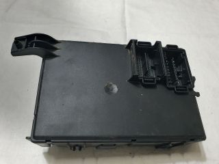 bontott OPEL CORSA D Biztosítéktábla Utastér