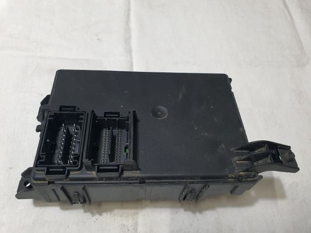 bontott OPEL CORSA D Biztosítéktábla Utastér