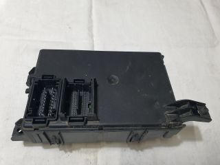 bontott OPEL CORSA D Biztosítéktábla Utastér