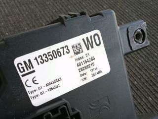 bontott OPEL CORSA D Biztosítéktábla Utastér