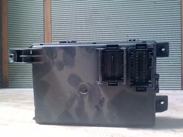 bontott OPEL CORSA D Biztosítéktábla Utastér