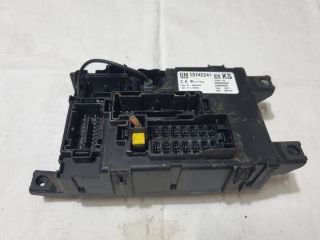 bontott OPEL CORSA D Biztosítéktábla Utastér