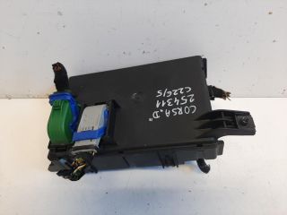 bontott OPEL CORSA D Biztosítéktábla Utastér