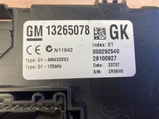 bontott OPEL CORSA D Biztosítéktábla Utastér