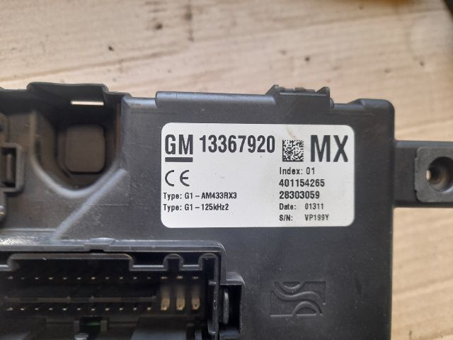 bontott OPEL CORSA D Biztosítéktábla Utastér