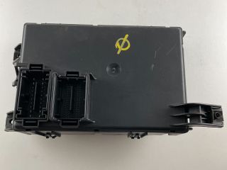 bontott OPEL CORSA D Biztosítéktábla Utastér