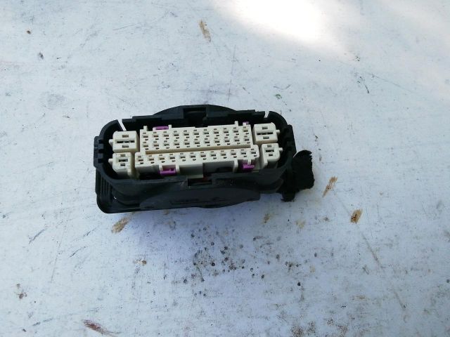 bontott OPEL CORSA D Csatlakozó