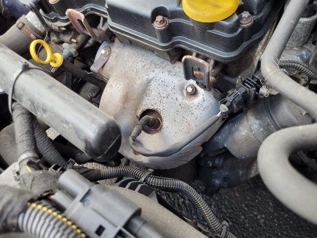 bontott OPEL CORSA D Csomagtérajtó Bal Zsanér