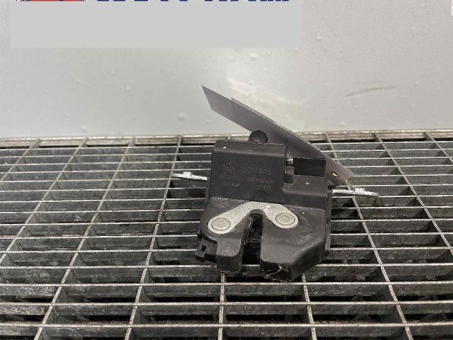 bontott OPEL CORSA D Csomagtérajtó Ütköző