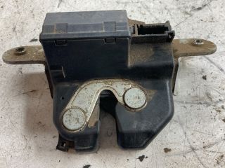 bontott OPEL CORSA D Csomagtérajtó Zárszerkezet