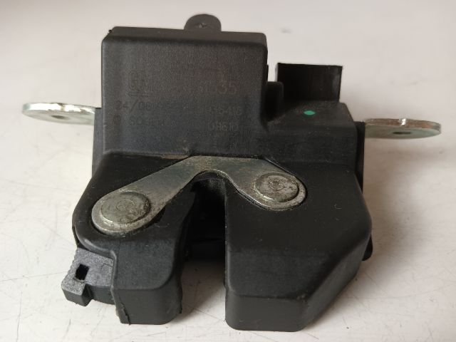 bontott OPEL CORSA D Csomagtérajtó Zárszerkezet