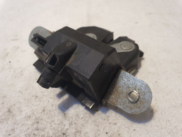 bontott OPEL CORSA D Csomagtérajtó Zárszerkezet