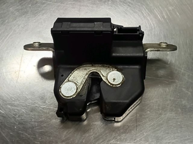 bontott OPEL CORSA D Csomagtérajtó Zárszerkezet