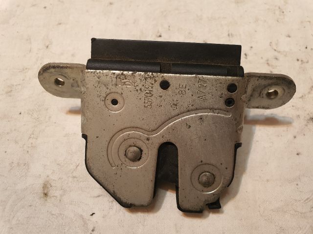 bontott OPEL CORSA D Csomagtérajtó Zárszerkezet