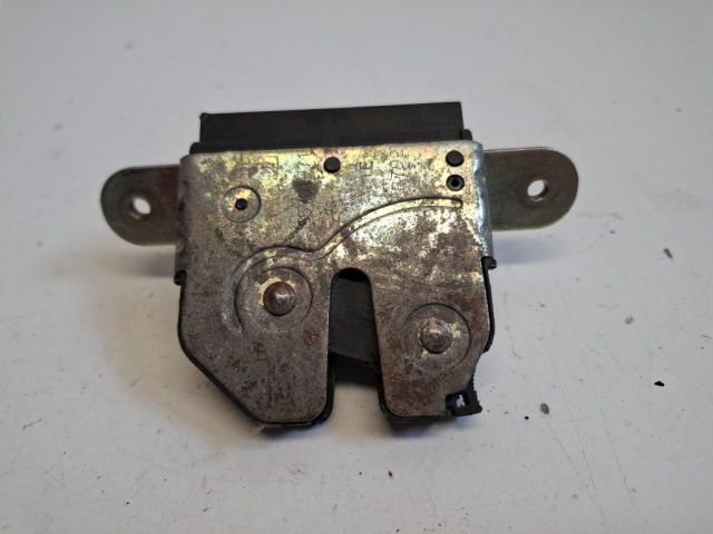 bontott OPEL CORSA D Csomagtérajtó Zárszerkezet