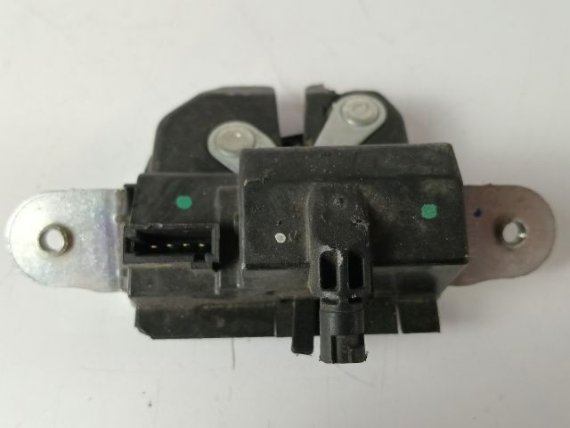 bontott OPEL CORSA D Csomagtérajtó Zárszerkezet