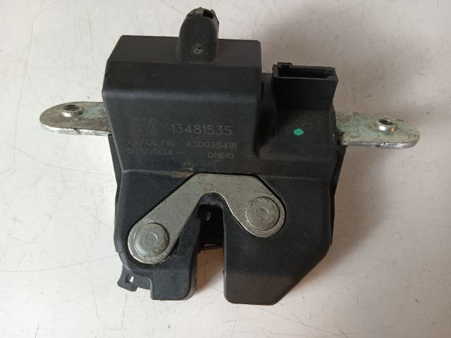 bontott OPEL CORSA D Csomagtérajtó Zárszerkezet