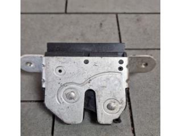 bontott OPEL CORSA D Csomagtérajtó Zárszerkezet