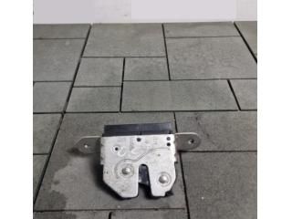 bontott OPEL CORSA D Csomagtérajtó Zárszerkezet