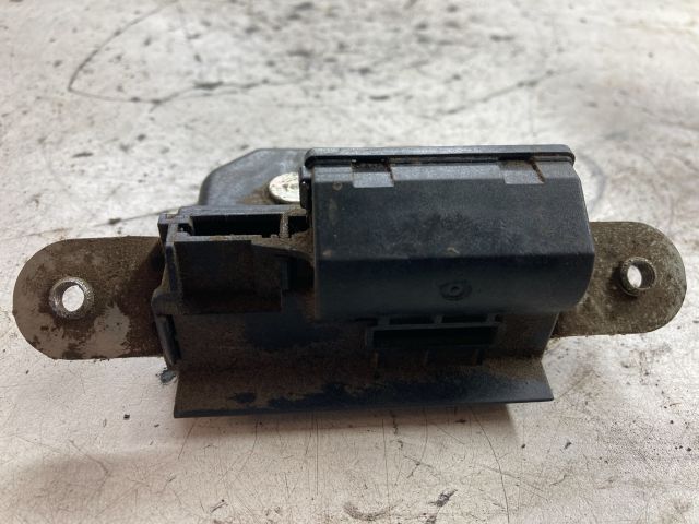 bontott OPEL CORSA D Csomagtérajtó Zárszerkezet