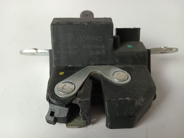 bontott OPEL CORSA D Csomagtérajtó Zárszerkezet