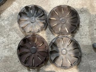 bontott OPEL CORSA D Dísztárcsa Szett