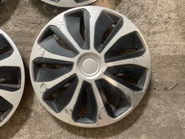 bontott OPEL CORSA D Dísztárcsa Szett