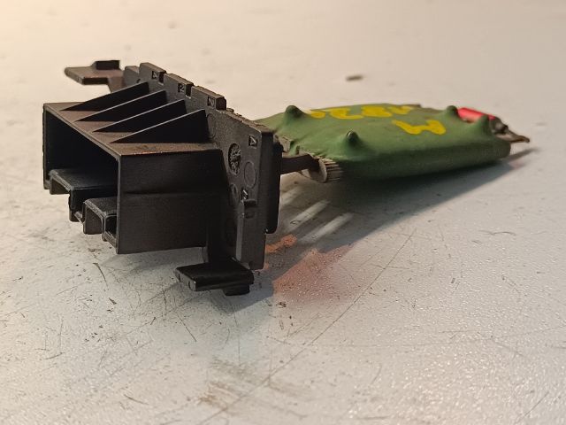 bontott OPEL CORSA D Előtét Ellenállás Fűtőmotor