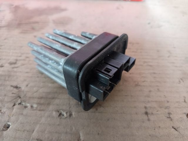 bontott OPEL CORSA D Előtét Ellenállás Fűtőmotor